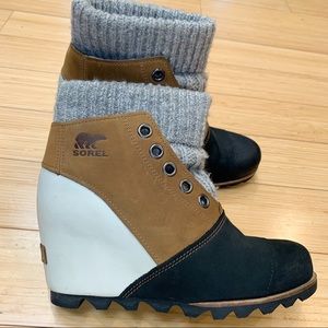 sorel sweater wedge boot